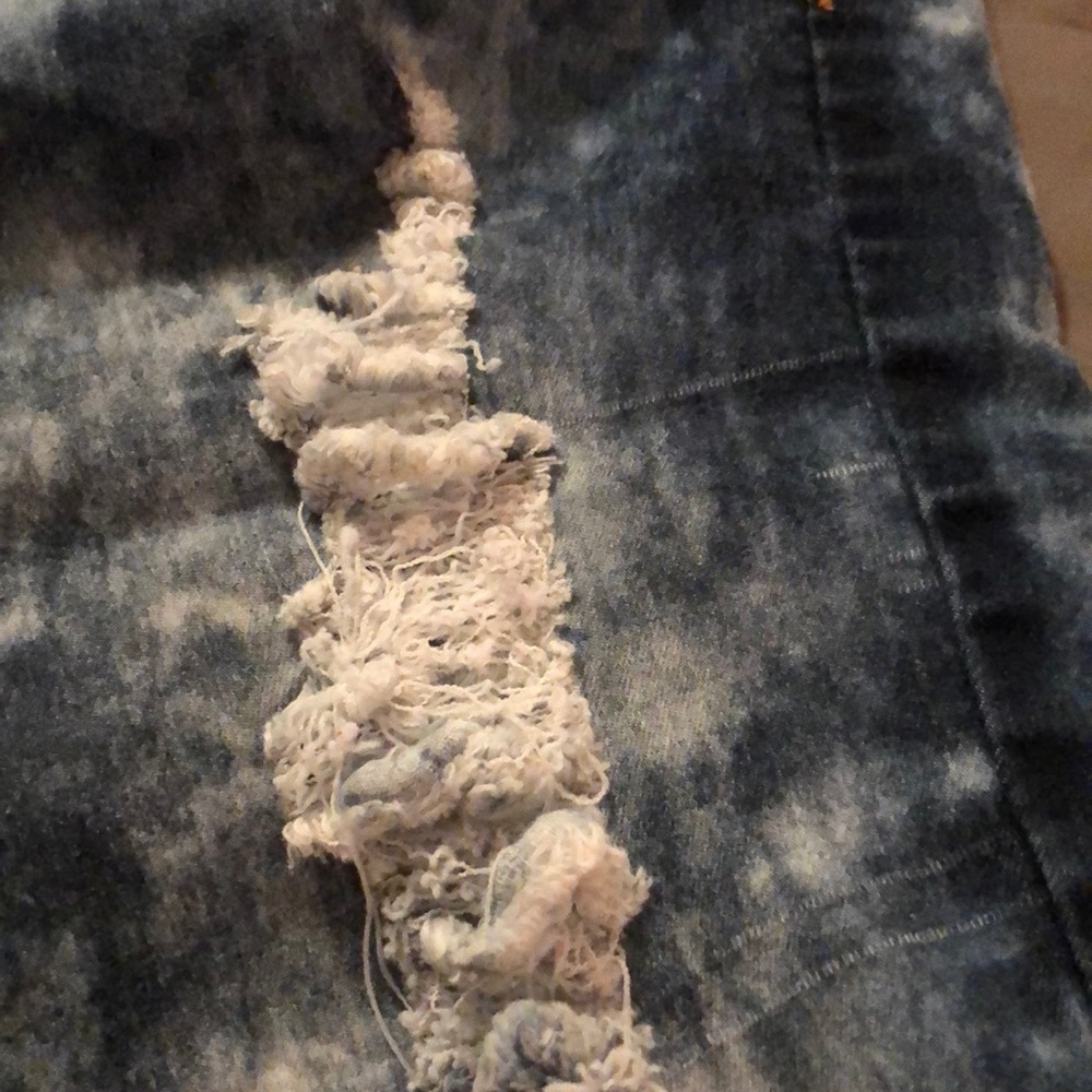 VIP distressed jeans - Picture 3 of 5